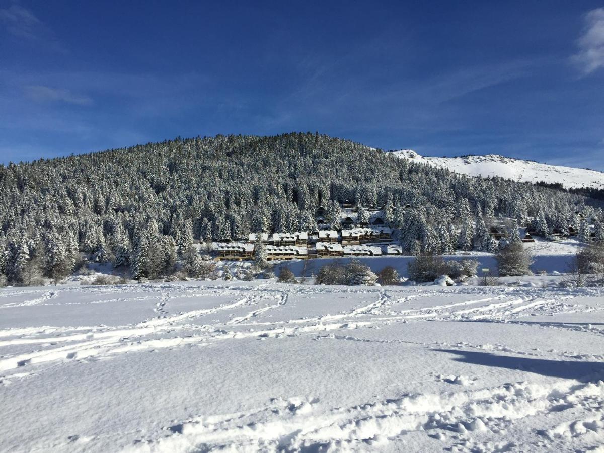 Gite Chaleureux Au Lac De Payolle Campan Eksteriør billede